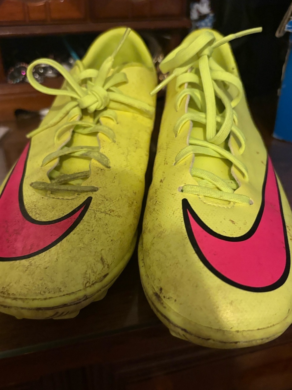 Nike Women’s Neon Yellow Soccer Cleats with Pink Swoosh - Picture 2 of 6